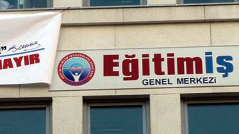 Eğitim-İş tarafından hazırlanan raporda, zorunlu eğitimin tartışmaya açılmasına son verilmesi,