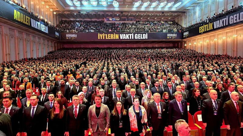 Kurultayda belirlenen 60 kişilik Genel İdare Kurulu (GİK) listesine, İYİ