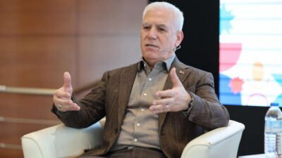 Sabah saatlerinde gözaltına alınan Bursa Büyükşehir Belediye Başkanı Mustafa Bozbey