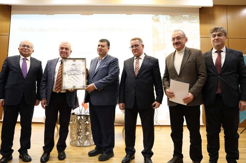 Nilüfer Belediye Başkanı Şadi Özdemir, Mudanya Üniversitesi tarafından düzenlenen “Tecrübe