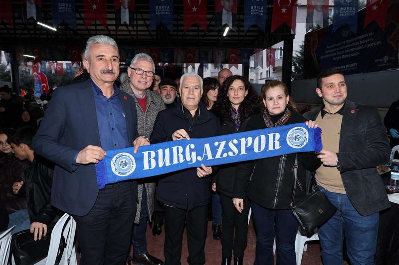 Bursa Büyükşehir Belediyesi’nin geleneksel iftar buluşmaları Mudanya ile devam etti.