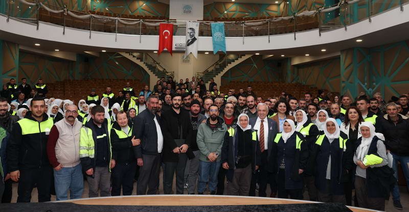 Nilüfer Belediye Başkanı Şadi Özdemir, Park ve Bahçeler Müdürlüğü personeliyle