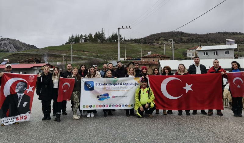 Etkinlik Ekspresi Topluluğu tarafından düzenlenen Gürsu Ericek Göleti çevresinde düzenlenen