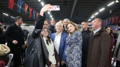 Bursa Büyükşehir Belediye Başkanı Mustafa Bozbey, eşi Seden Bozbey ile