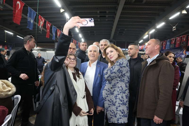 Bursa Büyükşehir Belediye Başkanı Mustafa Bozbey, eşi Seden Bozbey ile