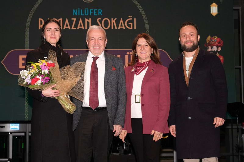 Nilüfer Belediyesi’nin Cumhuriyet Meydanı’nda düzenlediği Ramazan Sokağı etkinliklerinin son konuğu