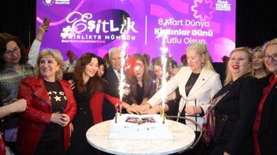 Bursa Büyükşehir Belediye Başkanı Mustafa Bozbey, eşi Seden Bozbey ile