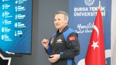 Türkiye’nin ilk astronotu Alper Gezeravcı, Bursa Teknik Üniversitesinde öğrencilerle buluşarak