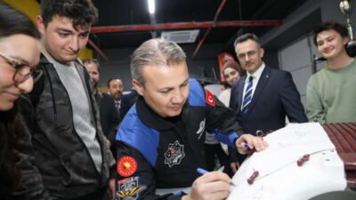 Türkiye’nin ilk astronotu Alper Gezeravcı, Bursa Teknik Üniversitesi programı kapsamında