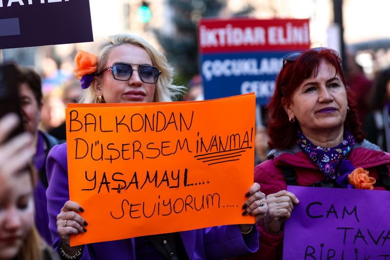 Bursa Büyükşehir Belediyesi ve Bursa Kent Konseyi tarafından 8 Mart