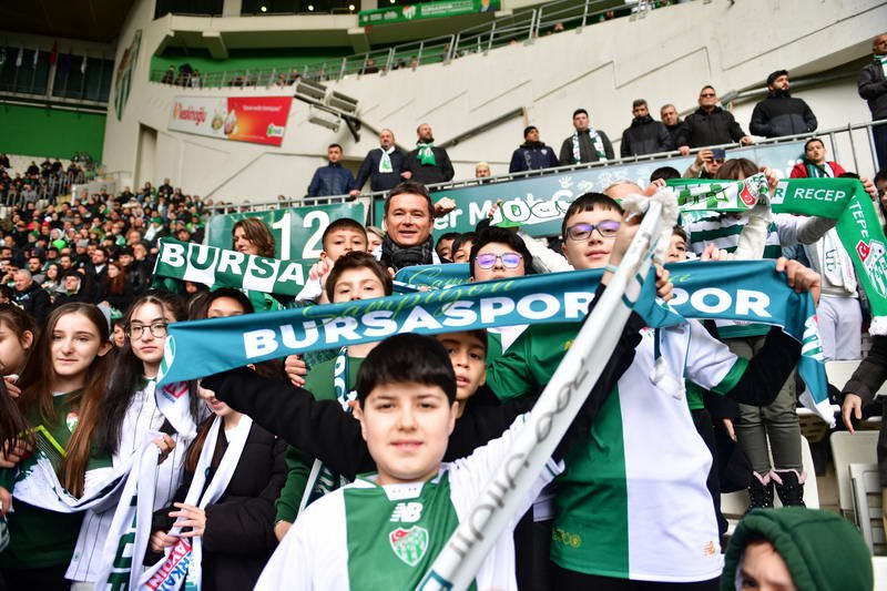 Osmangazi Belediyesi, Yenibağlar, Hamzabey ve Muradiye mahallelerinden 100 çocuğa, hayatlarında