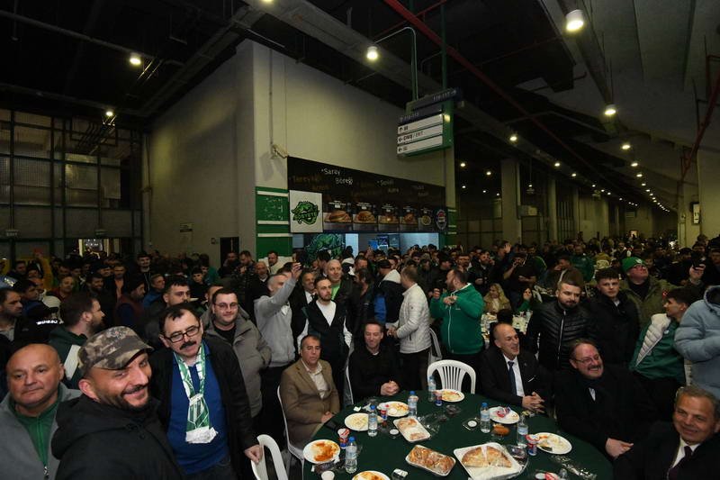 Teksaslı Bursasporlular Derneği’nin Atatürk Spor Kompleksi Matlı Stadyumu’nda düzenlediği geleneksel