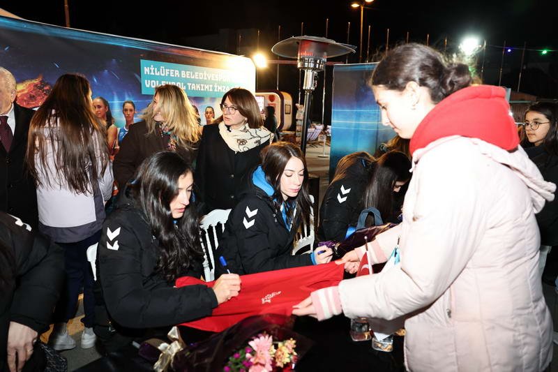 Vodafone Sultanlar Ligi’nde Bursa’yı başarıyla temsil eden Nilüfer Belediyespor Eker