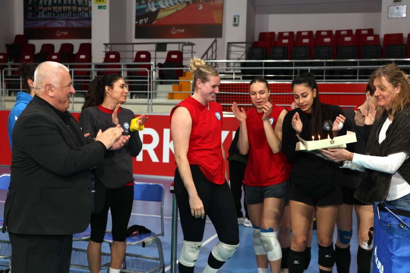 Nilüfer Belediyespor Eker Kadın Voleybol Takımı, Aras Kargo ile oynayacağı