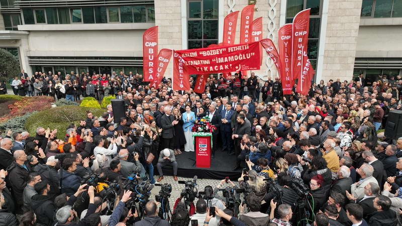 CHP Bursa İl Başkanı Nihat Yeşiltaş Bursa Büyükşehir Belediye Binası