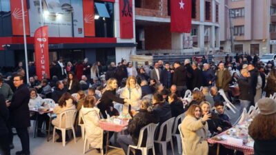 Cumhuriyet Halk Partisi Nilüfer İlçe Başkanlığı tarafından düzenlenen Sokak İftar
