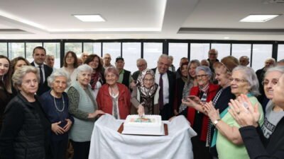Nilüfer Belediye Başkanı Şadi Özdemir, belediyeye bağlı huzurevlerini ve Alzheimer