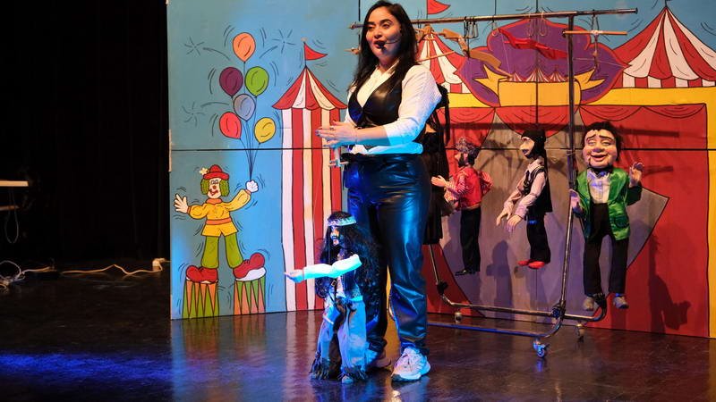 Adile Naşit Tiyatrosu’nda çocukları ücretsiz olarak tiyatro ile buluşturan Yıldırım