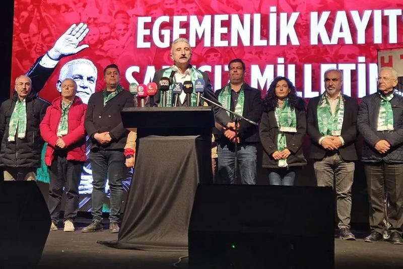 CHP Bursa İl Başkanı Nihat Yeşiltaş, Mustafa Bozbey’e destek amacıyla