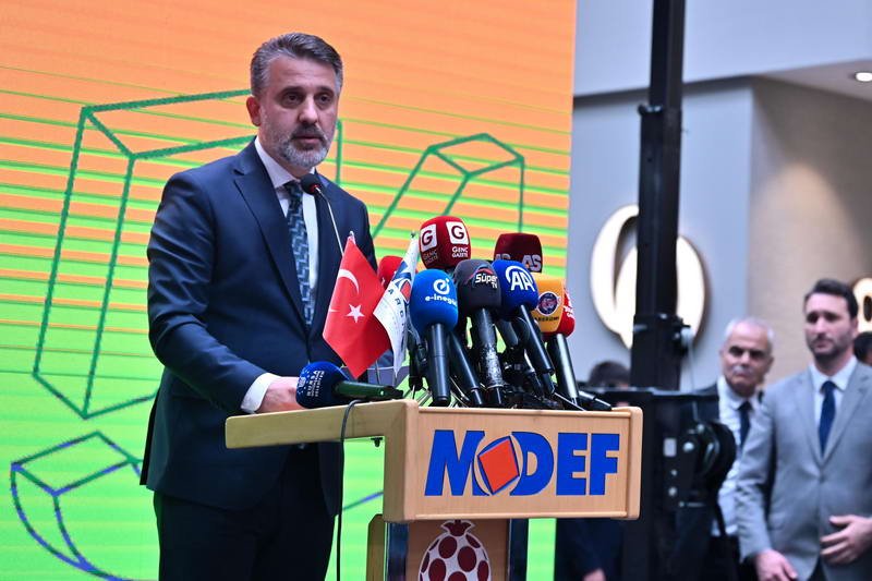Bu yıl 54.’sü düzenlenen MODEF İnegöl Mobilya Fuarı’nın açılış törenine