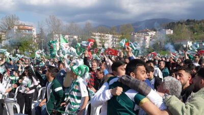 Bursaspor, evinde oynadığı maçta Somaspor’u 5-1 mağlup ederek bitime bir