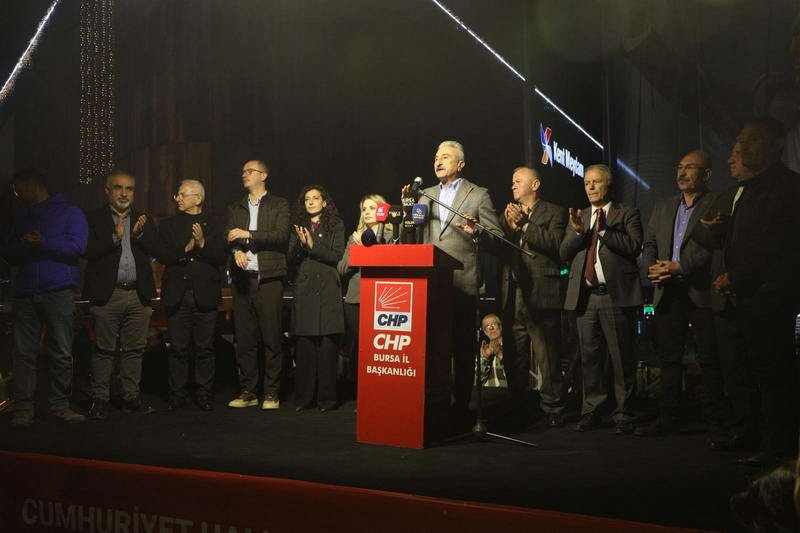 Bursa Büyükşehir Belediye Başkanı Mustafa Bozbey’in tutuklanmasının ardından kentte protestolar