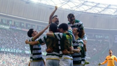 Bursa'da 5 gollük tarihi zafer, tribünlerdeki 45 binin tek yürek