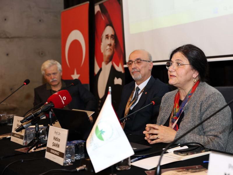 Osmangazi Belediyesi’nin düzenlediği “Bursa’nın Yedi Yüzü: Fetihten Cumhuriyet’e Sempozyumu”, Panorama