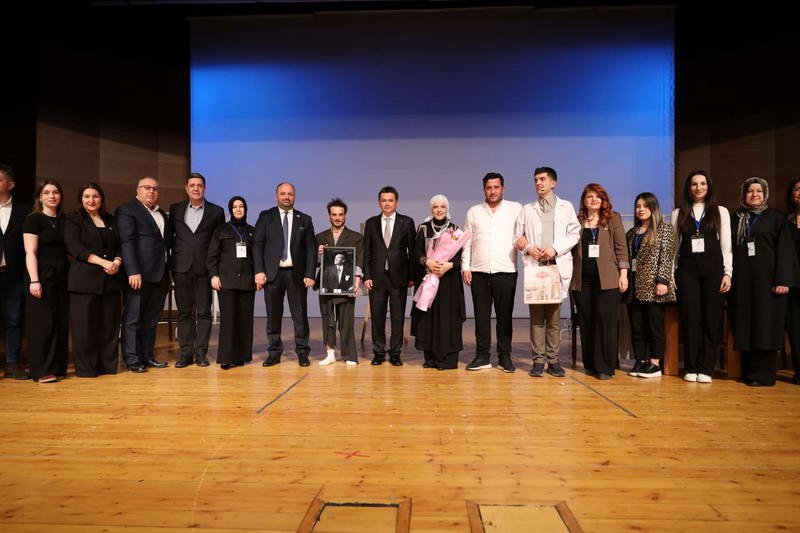 Osmangazi Belediyesi, RUMELİFED ve NAKEM iş birliğiyle sahnelediği “Taksiratli Şekibe”