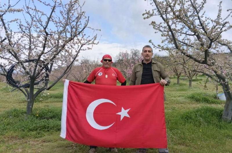 Tacir Köyü’nden Elbeyli’ye uzanan doğa yolculuğunda baharın en güzel renkleri,
