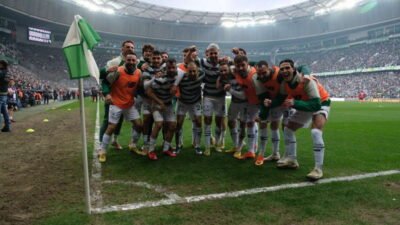 Mardin 1969 Spor'u 2-0 mağlup eden Bursaspor puanını 71'e yükseltti.