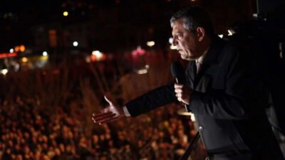 Bursa Büyükşehir Belediye Başkanı Mustafa Bozbey'in gözaltına alınmasının ardından başlayan