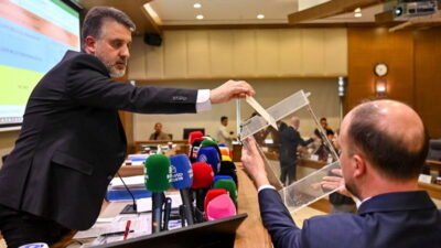 Bursa Büyükşehir Belediyesi Başkanvekili Şahin Biba, Bursalıların su fiyatlarıyla ilgili