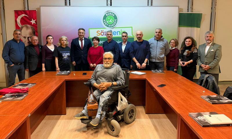 Bursa Kent Konseyi Başkanı Prof. Dr. Ertuğrul Aksoy ve yürütme