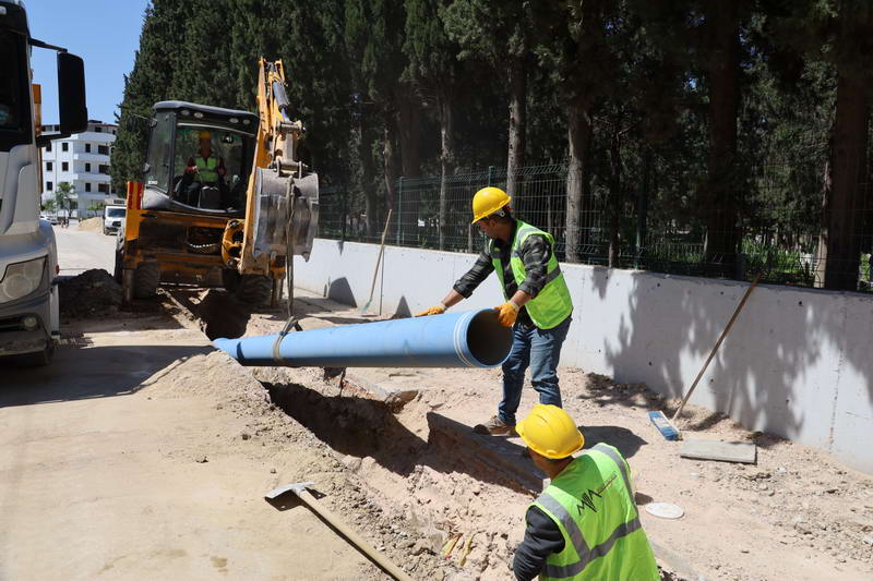 Bursa Büyükşehir Belediyesi, şehrin dört bir yanında sürdürdüğü altyapı yatırımlarıyla
