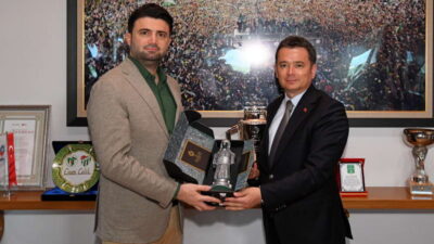 Bursaspor Kulübü Başkanı Enes Çelik’e şampiyonluktan ötürü tebrik ziyareti gerçekleştiren