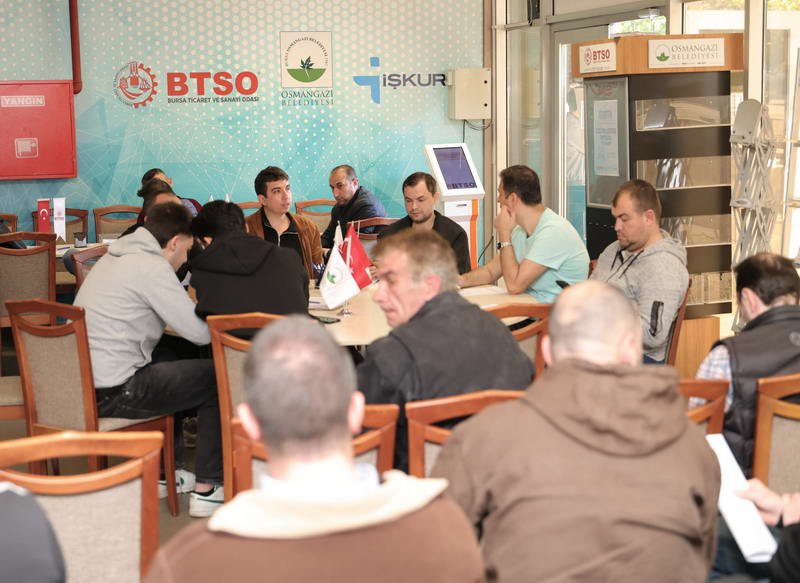 Osmangazi Belediyesi her hafta düzenli olarak gerçekleştirdiği istihdam buluşmalarıyla iş