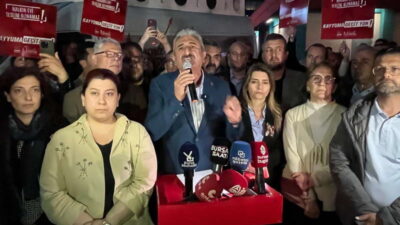 Kılıçdaroğlu'na Bursa'dan seslendiler: Parti binalarını teslim etmeyeceğiz.