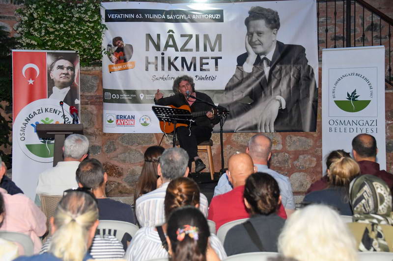 Şiirleriyle kuşaklara ilham veren büyük şair Nazım Hikmet, vefatının 63.