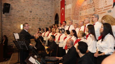 Osmangazi Belediyesi Türk Halk Müziği Topluluğu, dönem sonu konserinde Bursalı