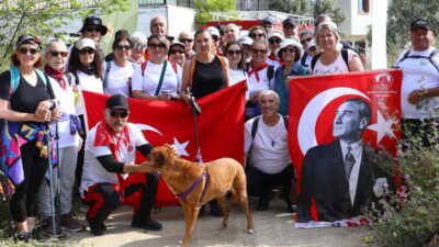 Festivalin ilk saatlerinden itibaren Tirilye sokaklarında yoğun bir hareketlilik yaşandı.