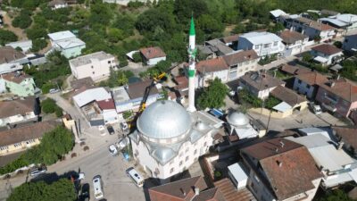 Mudanya il&ccedil;esine bağlı &Ccedil;ağrışan Mahallesi&rsquo;nde yer alan &Ccedil;ağrışan Camii&rsquo;nde B&uuml;y&uuml;kşehir
