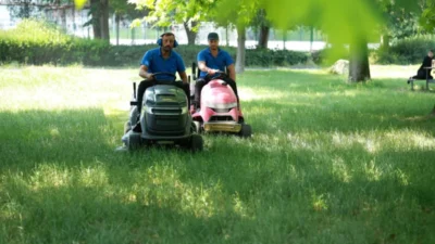 Osmangazi Belediyesi Park ve Bah&ccedil;eler M&uuml;d&uuml;rl&uuml;ğ&uuml; ekipleri, park ve bah&ccedil;elerde