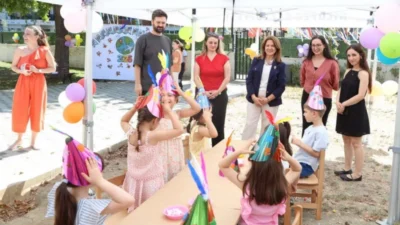 Nilüfer Belediyesi’nin kreşlerinde eğitim alan minik öğrenciler karne sevinci yaşadı.