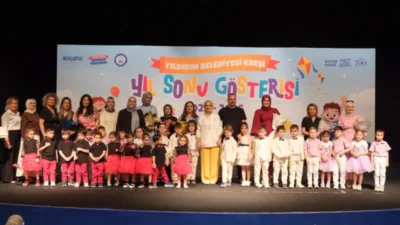 Yıldırım Belediyesi Kreşi’nde yıl sonu gösterisi ve mezuniyet heyecanı yaşandı.