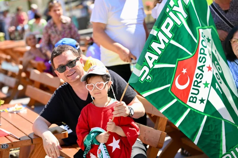 Osmangazi Belediye Başkanı Erkan Aydın, Almanya temasları kapsamında gerçekleştirdiği programlarla