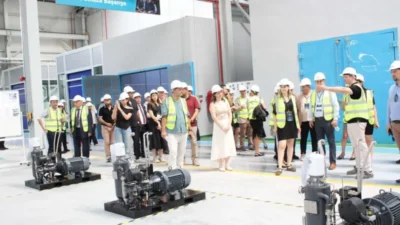 &nbsp; 20 bin metrekare alanda inşa edilen fabrikada, jeotermal enerji
