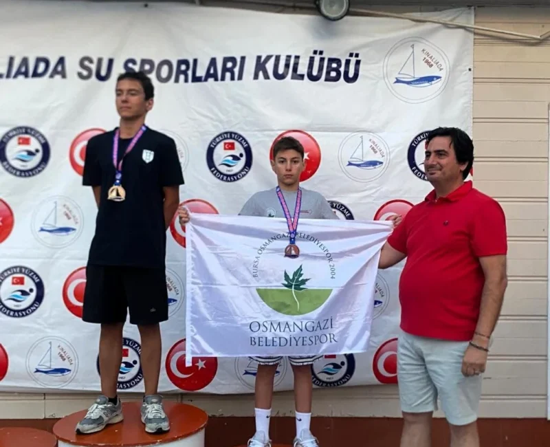 Osmangazi Belediyespor Yüzme Takımı sporcuları, 39. Prens Adaları Yüzme Yarışları’nda