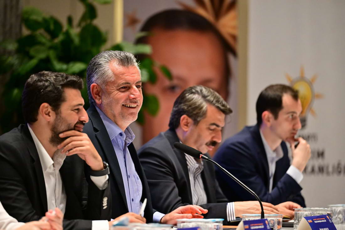 AK Parti Yıldırım İlçe Başkanlığı, ilçe genelinde düzenlediği çalışmalarla vatandaşla