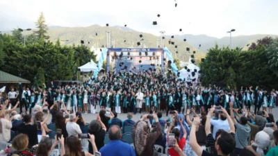 Bursa Teknik Üniversitesi (BTÜ) 2025-2026 Akademik Yılı Mezuniyet Töreninde heyecan,